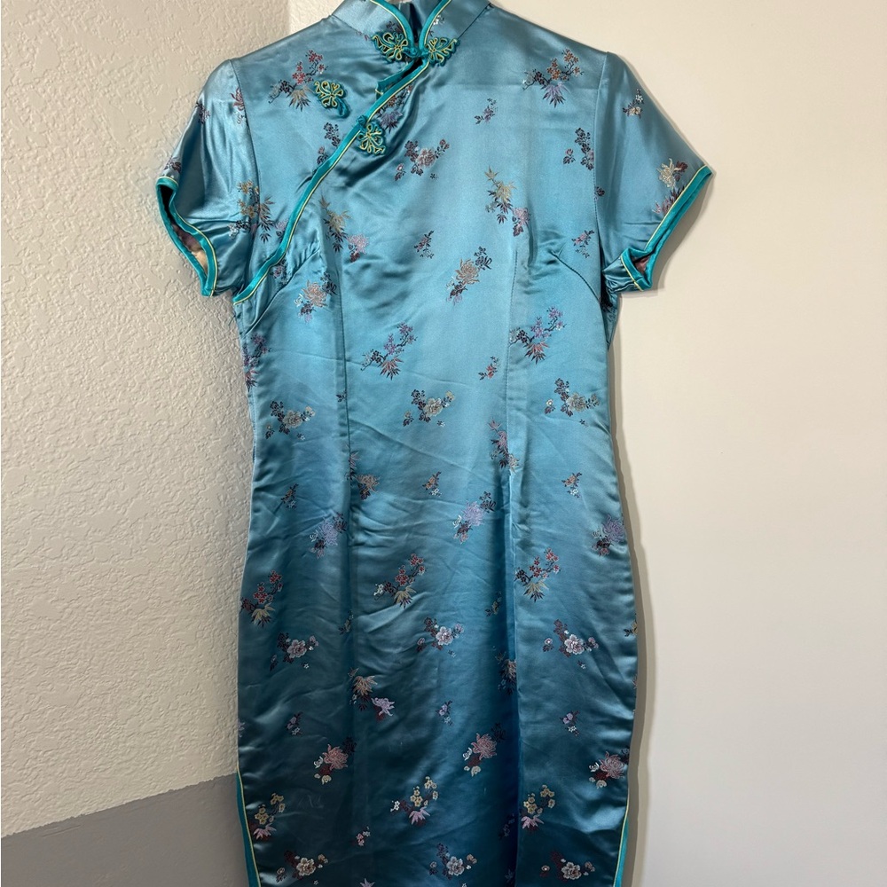 Elegant Blue Floral Dress